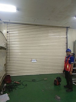 Service rolling door jababeka