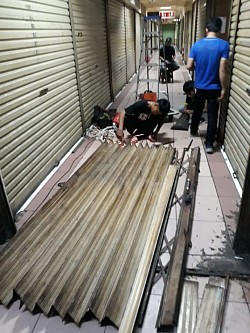 Service folding gate pasar perumnas kelender