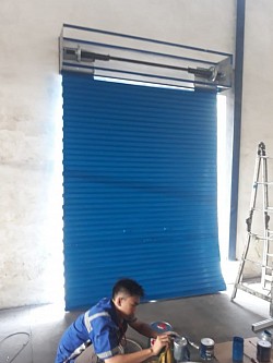 Jasa pasang rolling door industri, ruko, gudang